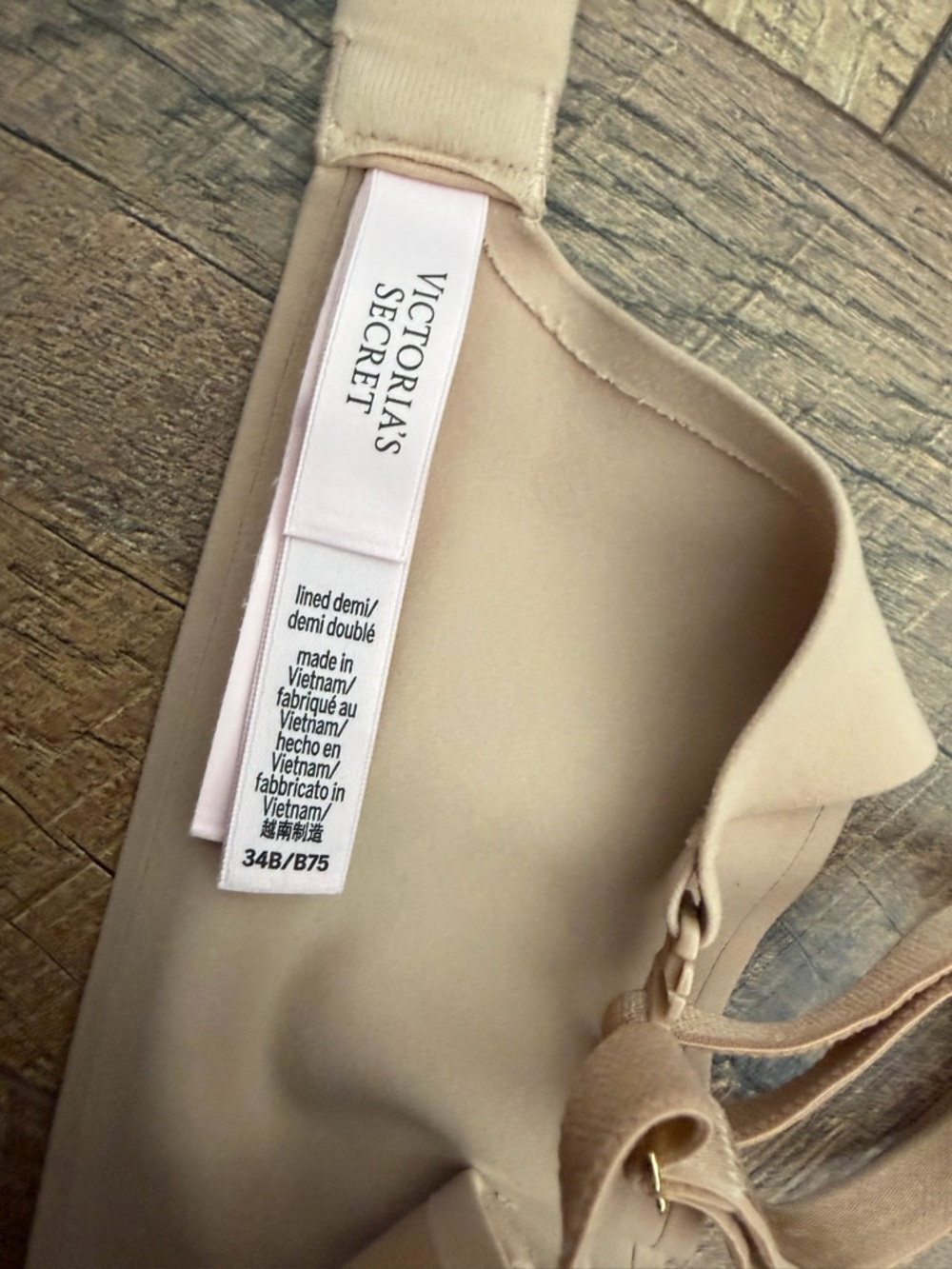 Victoria's Secret Nude Bra with Gold V - Picture 3 of 3